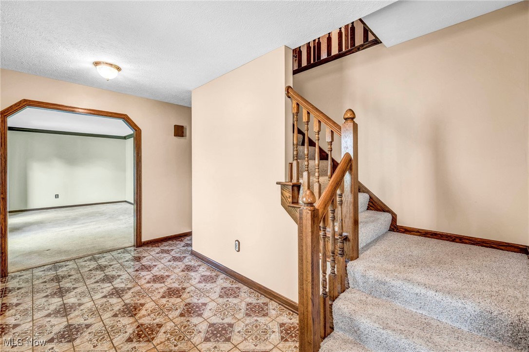 1042 Reedy Drive, Wadsworth, Ohio image 5