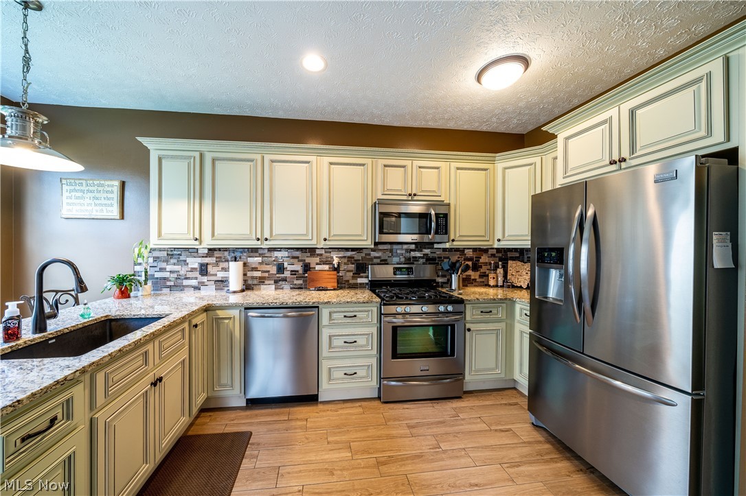 Falls River Crossing Ph I - Residential