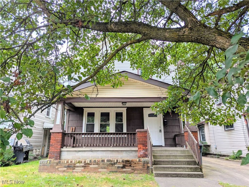 Photo of 82 Detroit Street, Akron, OH 44305 (MLS # 5184968)