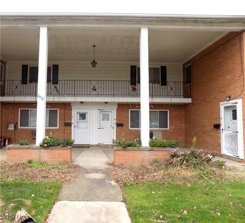 Photo for 2472 Warren Parkway 17