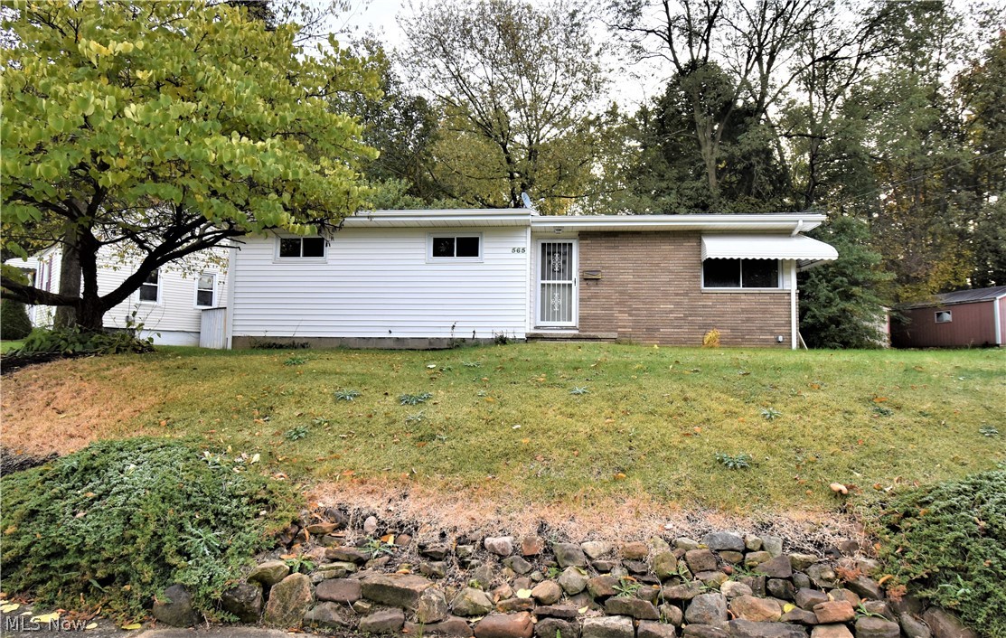 Welcome to 565 Melrose, a charming 3 bedroom 2 bath ranch in Akron! Located on a corner lot, this home features an owner’s suite with a full bath and hardwood floors throughout all bedrooms. Large living room separated from the eat-in kitchen by an open shelving divider, providing more of an open floor planned feel. Come home and enjoy your three season room off the kitchen that leads into a fenced private backyard. Full basement freshly painted and 1 car detached garage. Don’t miss out. Schedule your private tour today!