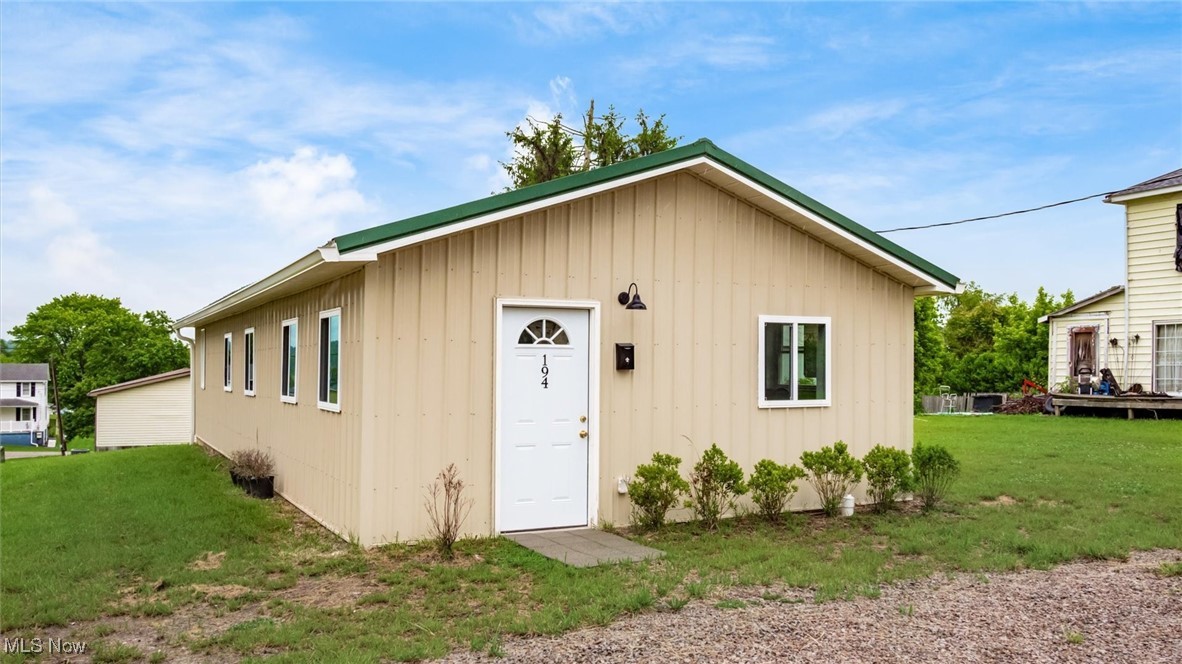 194 Walnut Street, Roseville, Ohio image 1