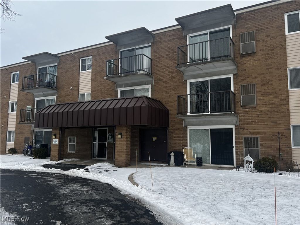 Photo of 1315 S Lake Wilmer Drive #101, Sandusky, OH 44870 (MLS # 5179297)