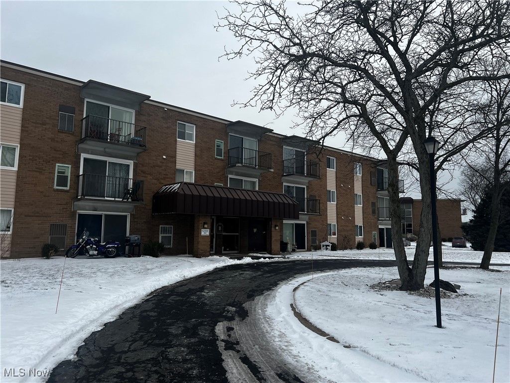Photo of 1315 S Lake Wilmer Drive #101, Sandusky, OH 44870 (MLS # 5179297)