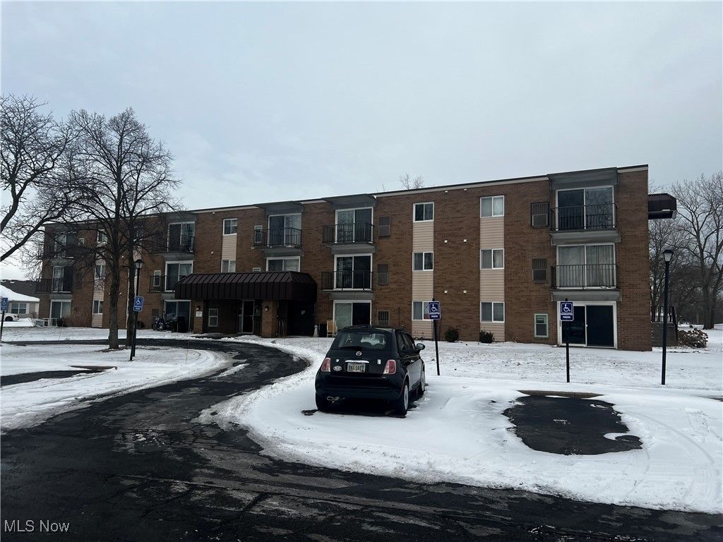 Photo of 1315 S Lake Wilmer Drive #101, Sandusky, OH 44870 (MLS # 5179297)