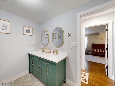 Tiny photo for 11810 Girdled Road, Concord Township, OH 44077 (MLS # 5255330)