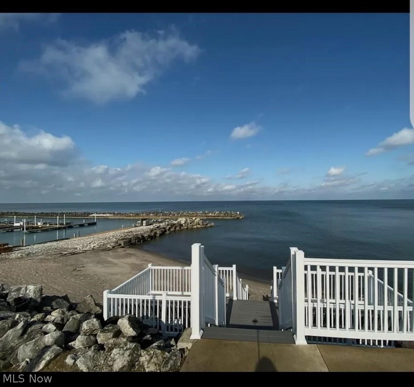 Beachwood Villa - Residential