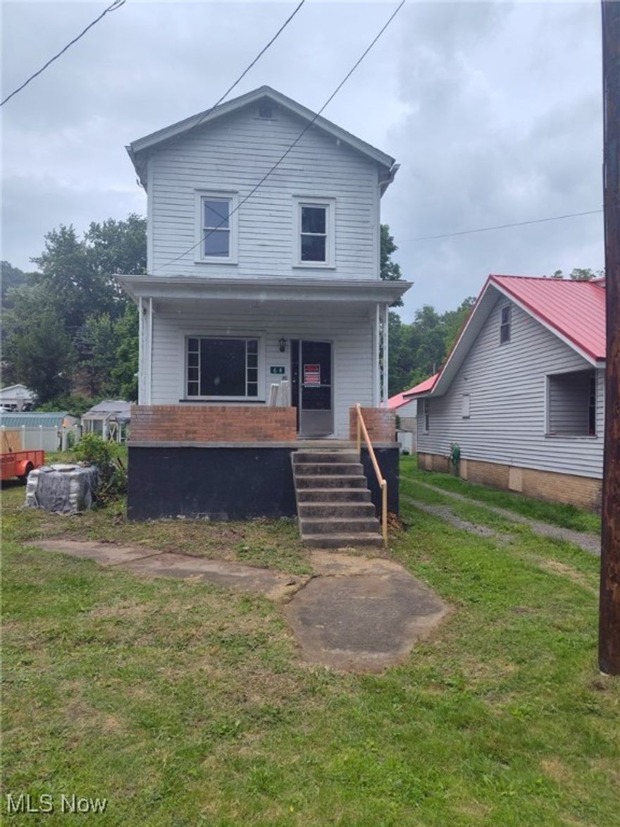 Come check out this 2 story home with a large city lot featuring three bedrooms and 1 full bath. The home is ready for you to make it your own. SELLER CHOICE OF SERVICES, BRING ALL OFFERS, SOLD AS-IS:  SELLER WILL NOT MAKE ANY REPAIRS OR PAY FOR OR PROVIDE ANY REPORTS AND ALL OFFERS MUST BE WRITTEN ON STATE FORM ONLY!