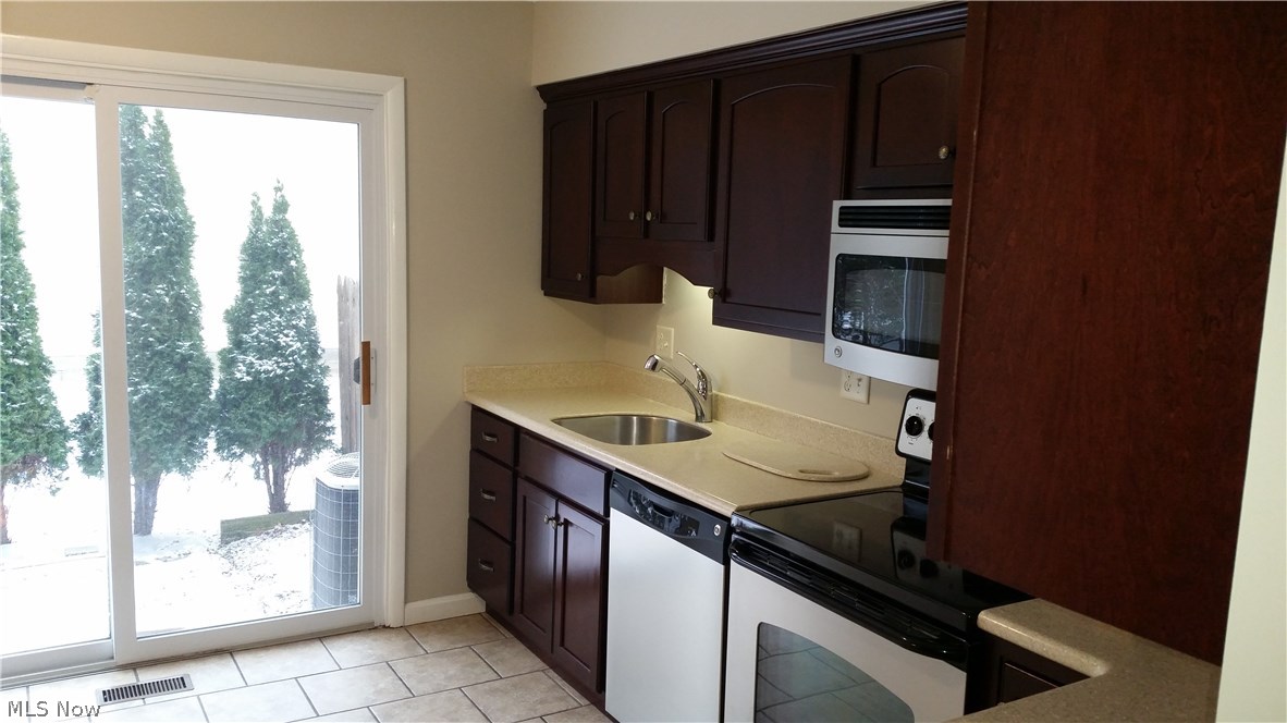 Bellflower Terrace Condo 02 - Residential