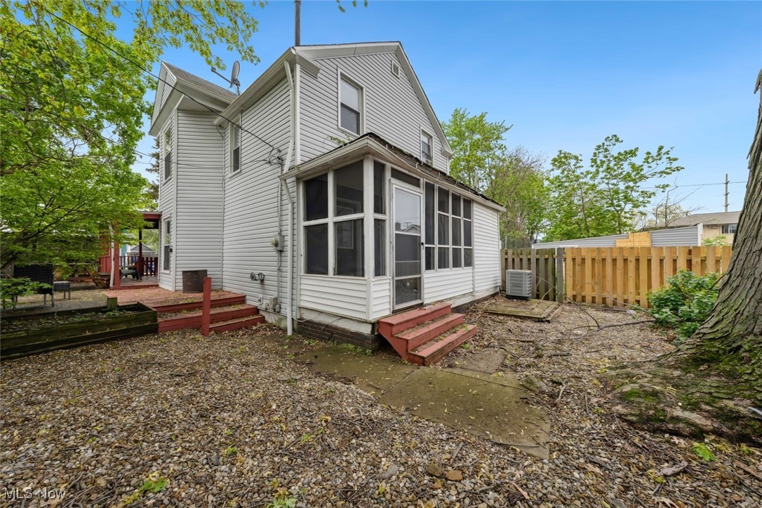 1347 Lakewood Avenue, Lakewood, Ohio image 45