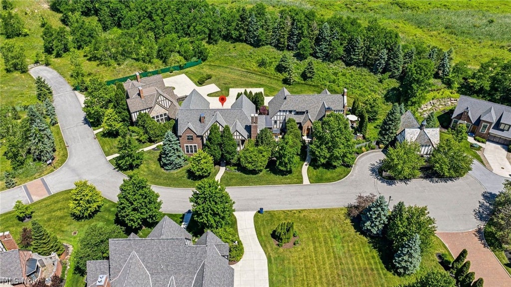 Photo of 39487 Tudor Drive, Willoughby, OH 44094 (MLS # 5219583)