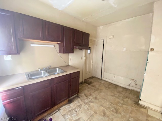 L J Hostotters 03 - Residential Income