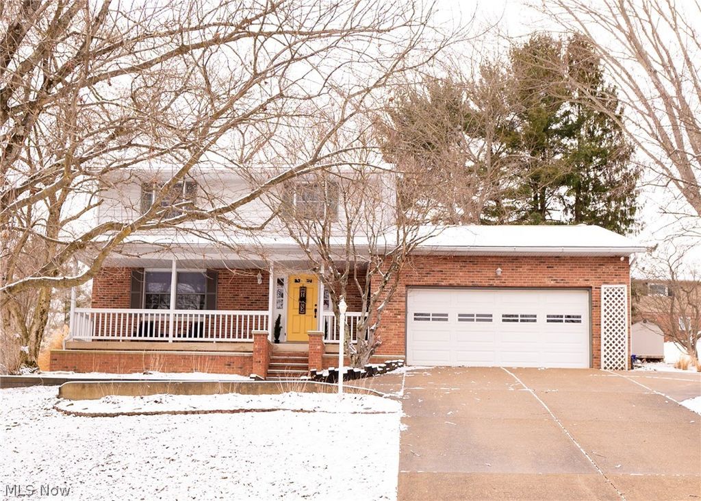 Photo of 2755 Stanway Drive, Zanesville, OH 43701 (MLS # 5188243)