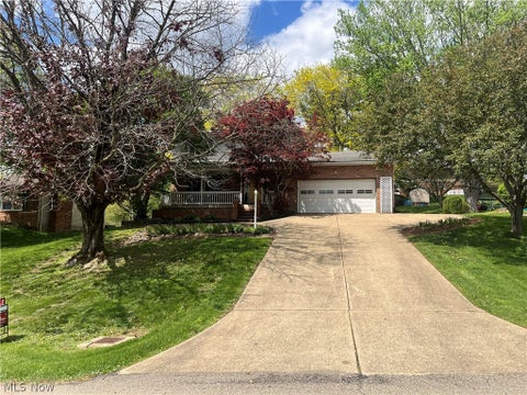 Homes For Sale - 2755 Stanway Drive<br/> Muskingum County, Zanesville, OH 43701