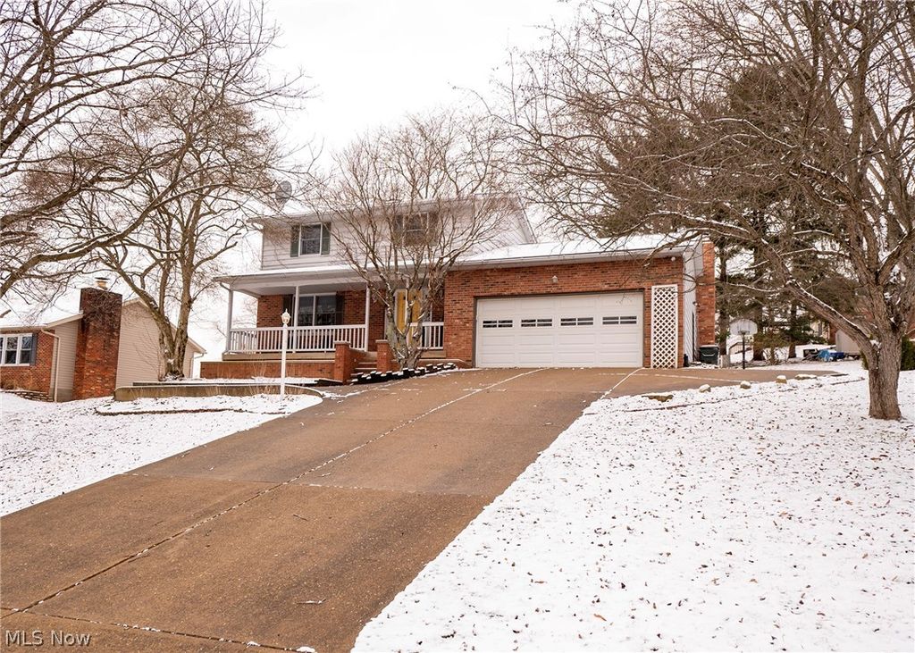 Photo of 2755 Stanway Drive, Zanesville, OH 43701 (MLS # 5188243)