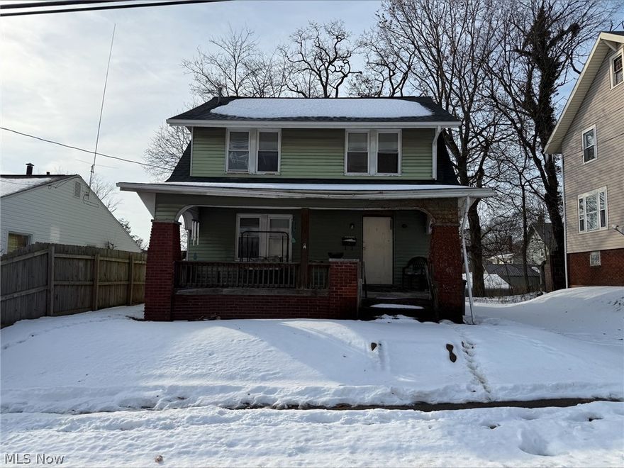 This 3-bedroom, 1-bath home offers comfortable living with a spacious living room, bright eat-in kitchen, and generously sized bedrooms. Enjoy a full basement for extra storage or future finishing potential, plus a private backyard perfect for relaxing or entertaining. Conveniently located near local schools, parks, shopping, and downtown Canton. A great opportunity for homeowners or investors alike!

This is an ONLINE ONLY foreclosure sale. There are NO SHOWINGS. Deposit due by wire transfer within 48 upon conclusion . Cash deal; funding must take place within 30 days of confirmation of sale. 5% Buyer’s Premium shall apply. Subject to postponement and cancellation. Full terms and conditions at online registration.