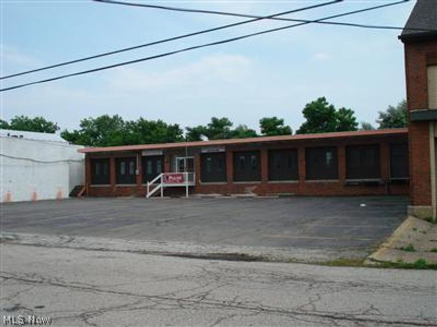 Has set up for telemarketers. Primarily offices;  6 private offices plus bullpen. Three bathrooms and a kitchen/lunchroom. Generous parking, and easy freeway access.