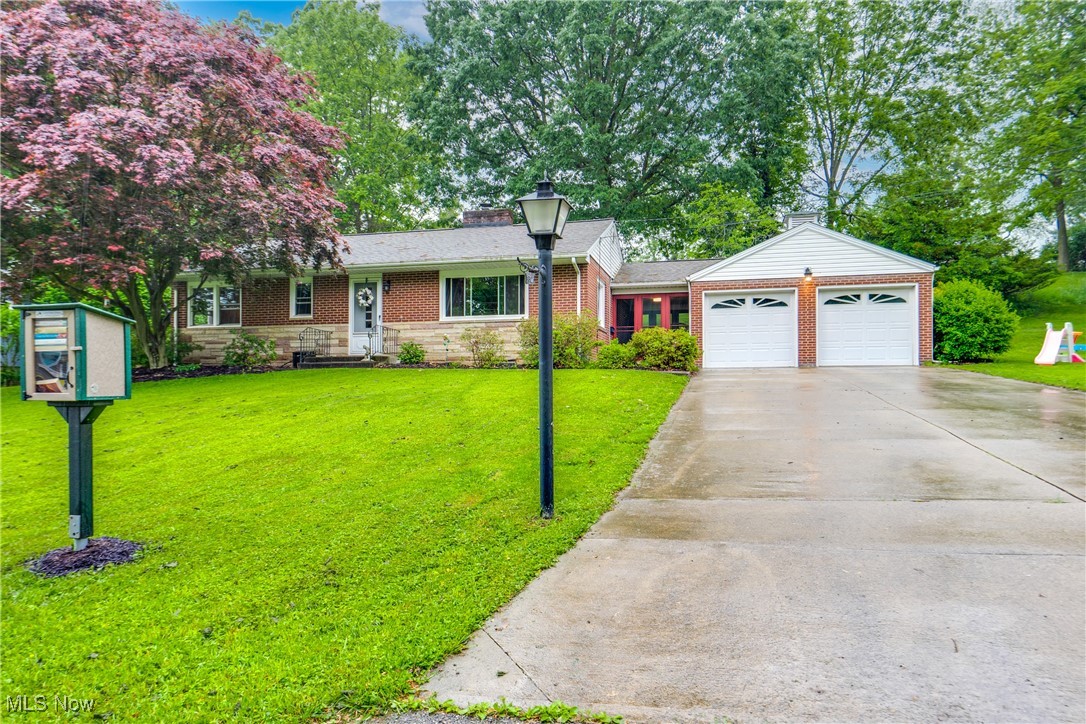1307 Elmwood Avenue, North Canton, Ohio image 2