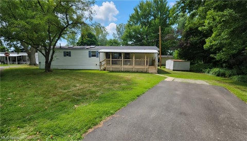Homes For Sale - 100 Maplegrove Lane<br/> Mentor, OH 44060
