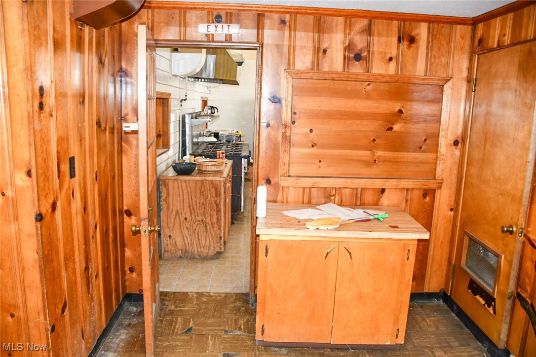 Moores Peerless - Commercial Sale
