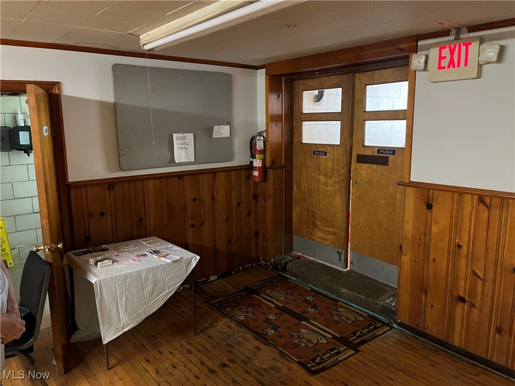 Moores Peerless - Commercial Sale