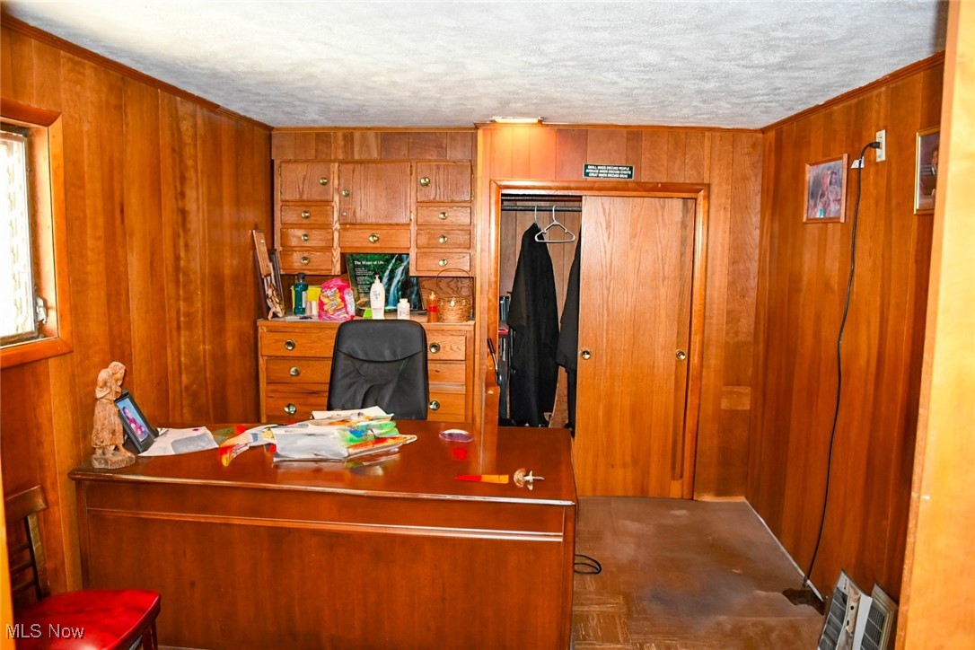 Moores Peerless - Commercial Sale