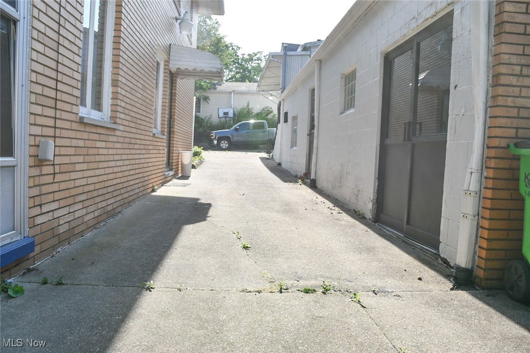 Moores Peerless - Commercial Sale