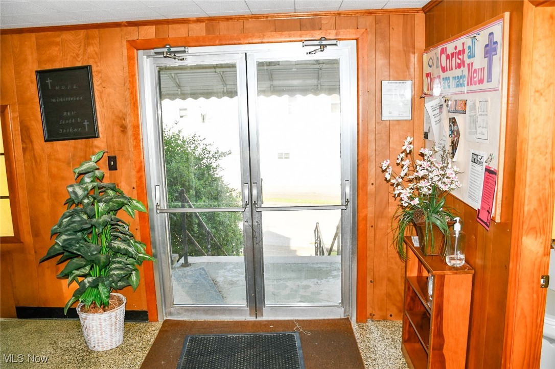 Moores Peerless - Commercial Sale