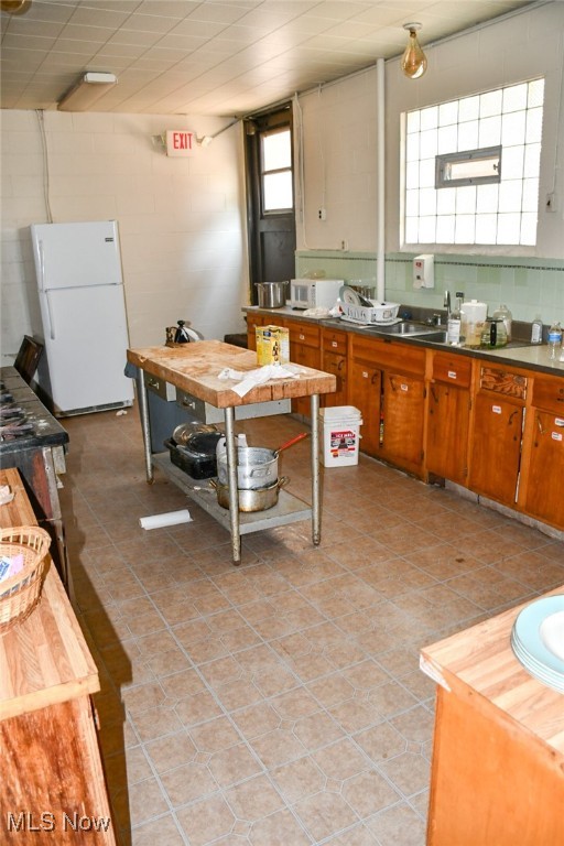 Moores Peerless - Commercial Sale