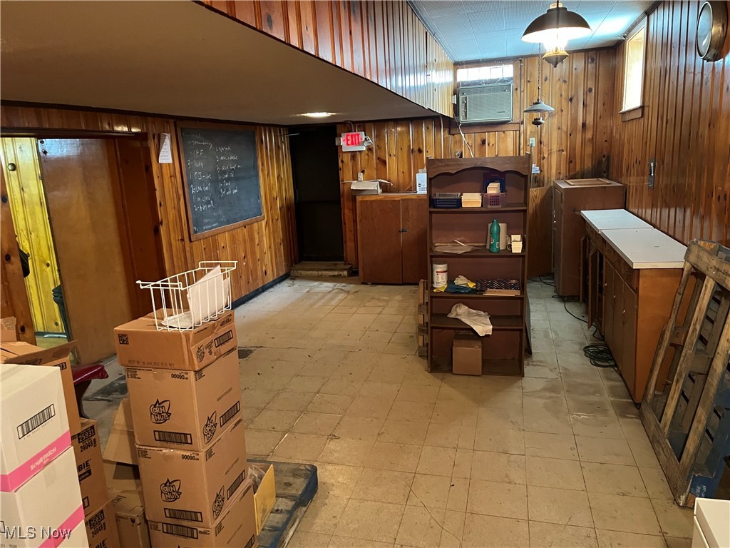 Moores Peerless - Commercial Sale