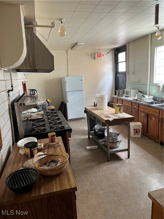 Moores Peerless - Commercial Sale