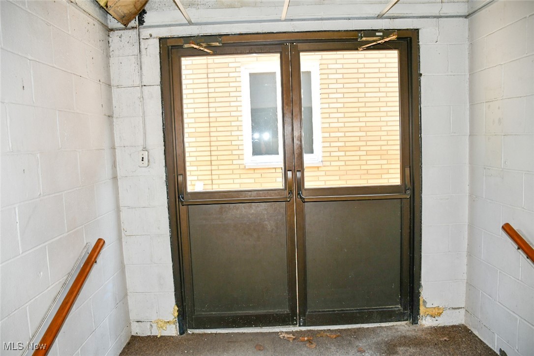 Moores Peerless - Commercial Sale