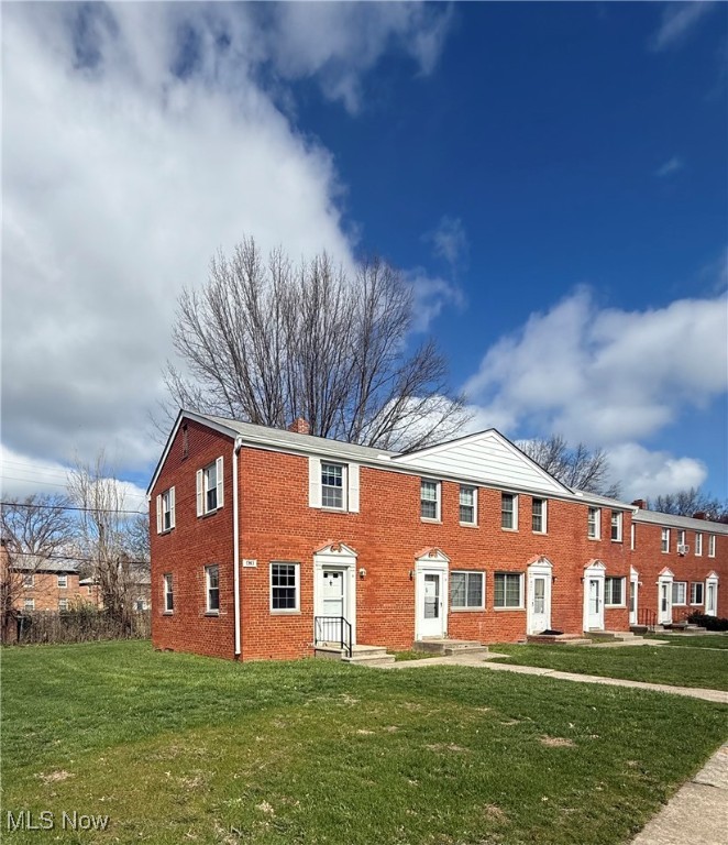 421 Kenwood Drive #A1, Euclid, Ohio image 1