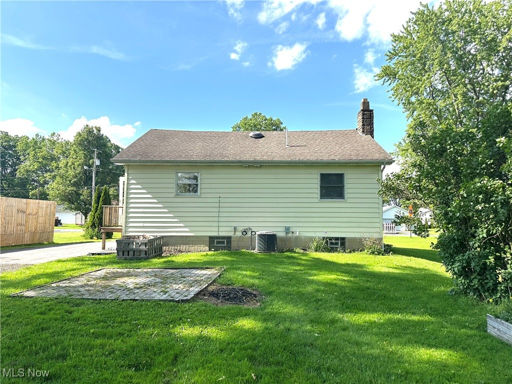 6898 Grove Street, Brookfield, Ohio image 19