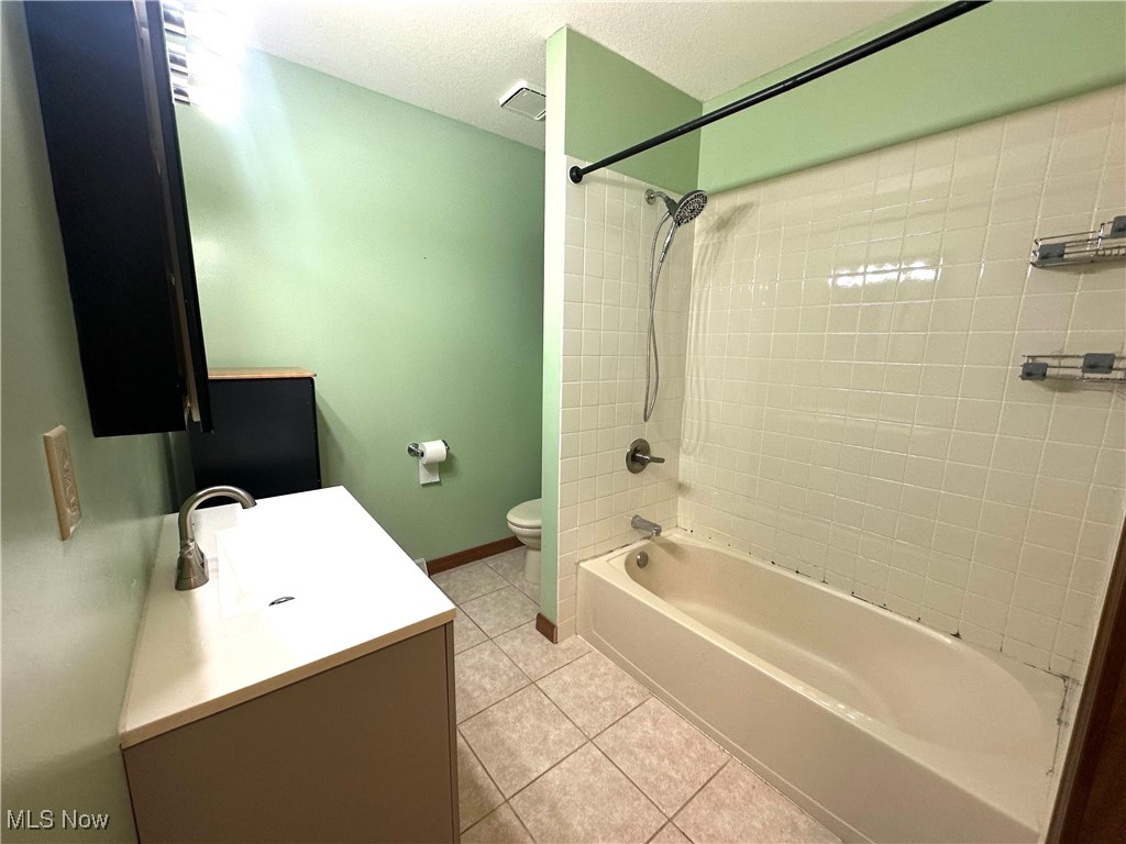 6898 Grove Street, Brookfield, Ohio image 13