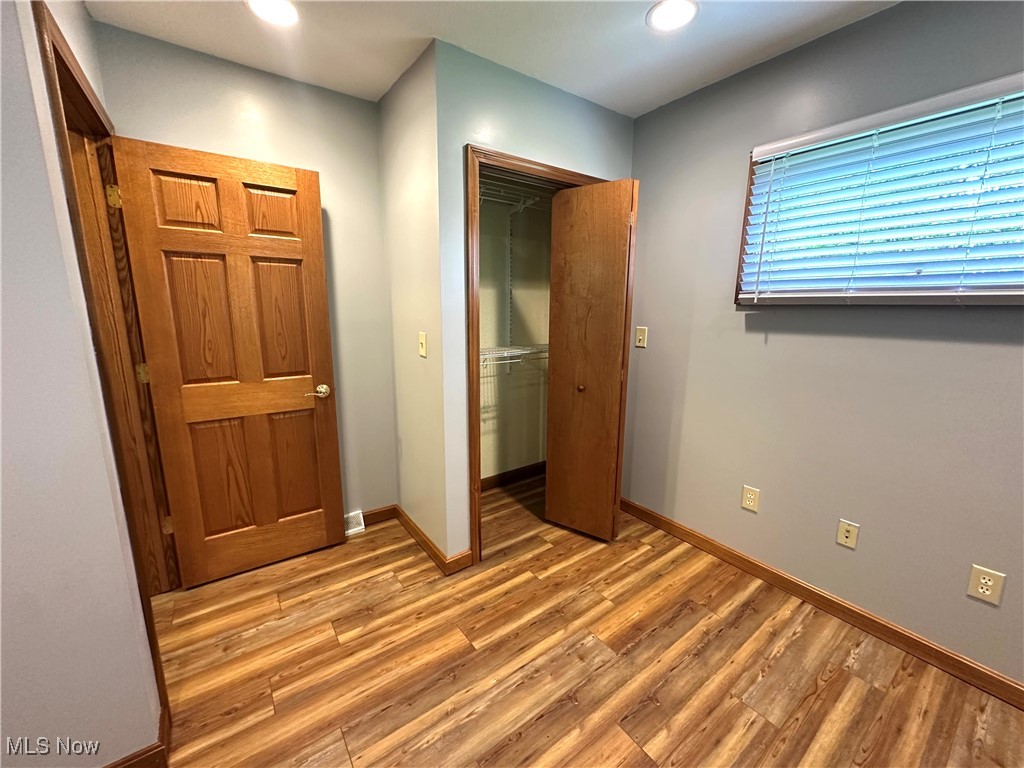 6898 Grove Street, Brookfield, Ohio image 12