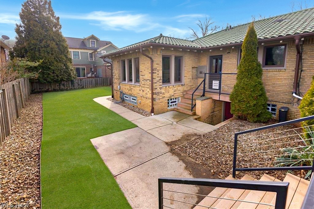 Lakefront - Residential