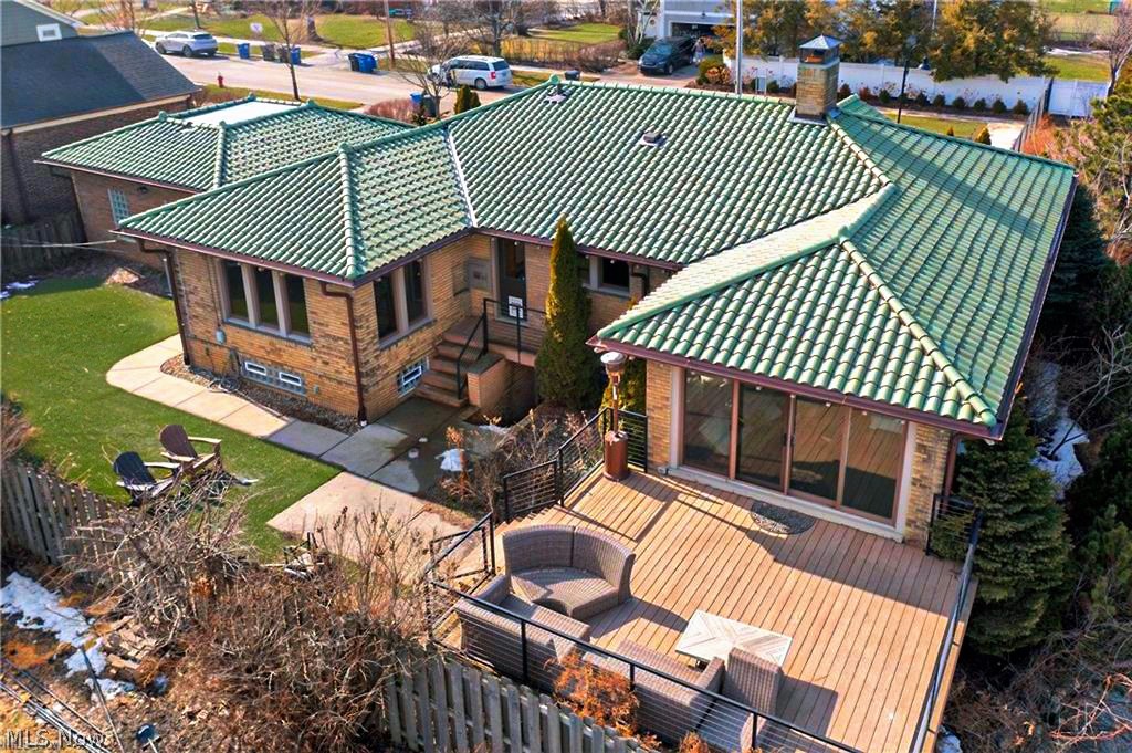 Lakefront - Residential