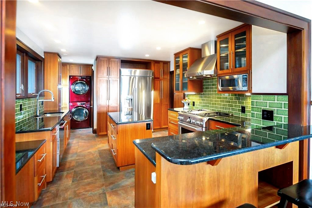 Lakefront - Residential