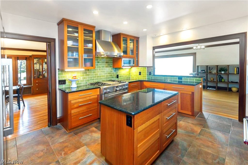 Lakefront - Residential