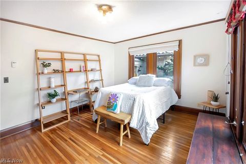 Tiny photo for 1033 Summit Avenue, Lakewood, OH 44107 (MLS # 5188084)