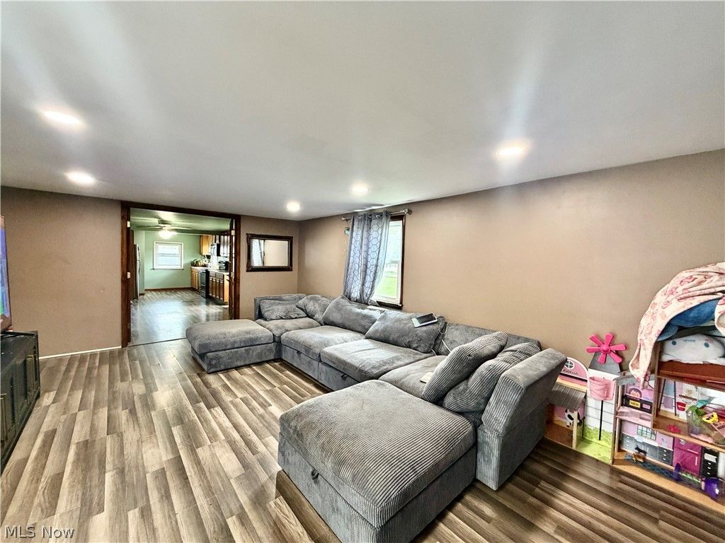 Photo of 324 Bechtel Road, Leavittsburg, OH 44430 (MLS # 5202572)