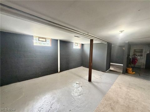 Tiny photo for 324 Bechtel Road, Leavittsburg, OH 44430 (MLS # 5202572)