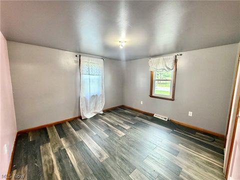 Tiny photo for 324 Bechtel Road, Leavittsburg, OH 44430 (MLS # 5202572)