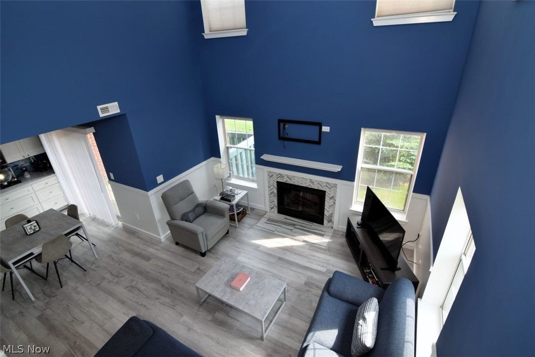200 Fox Hollow Drive 100