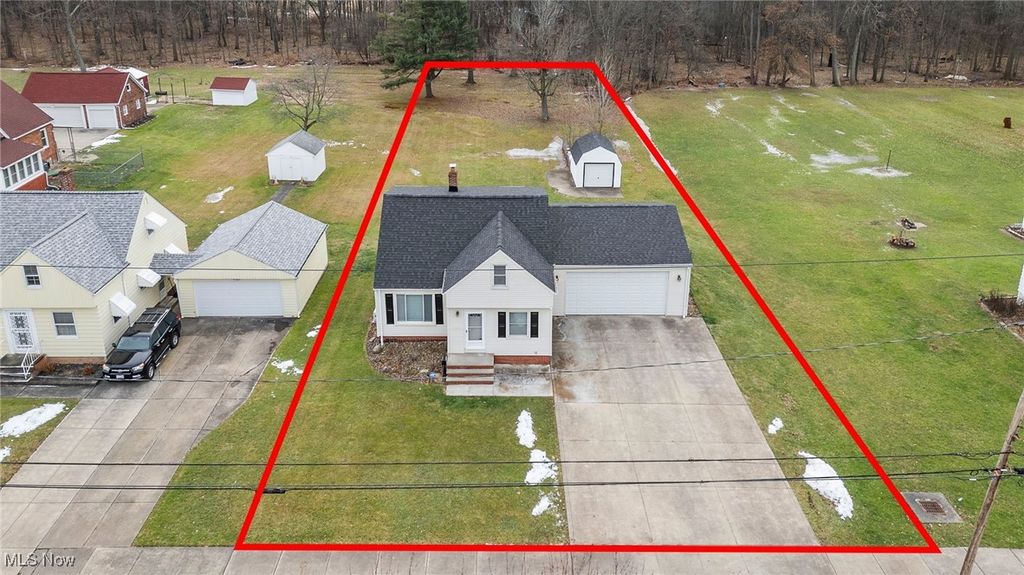 Photo of 15700 Woodbrook Avenue, Maple Heights, OH 44137 (MLS # 5177241)