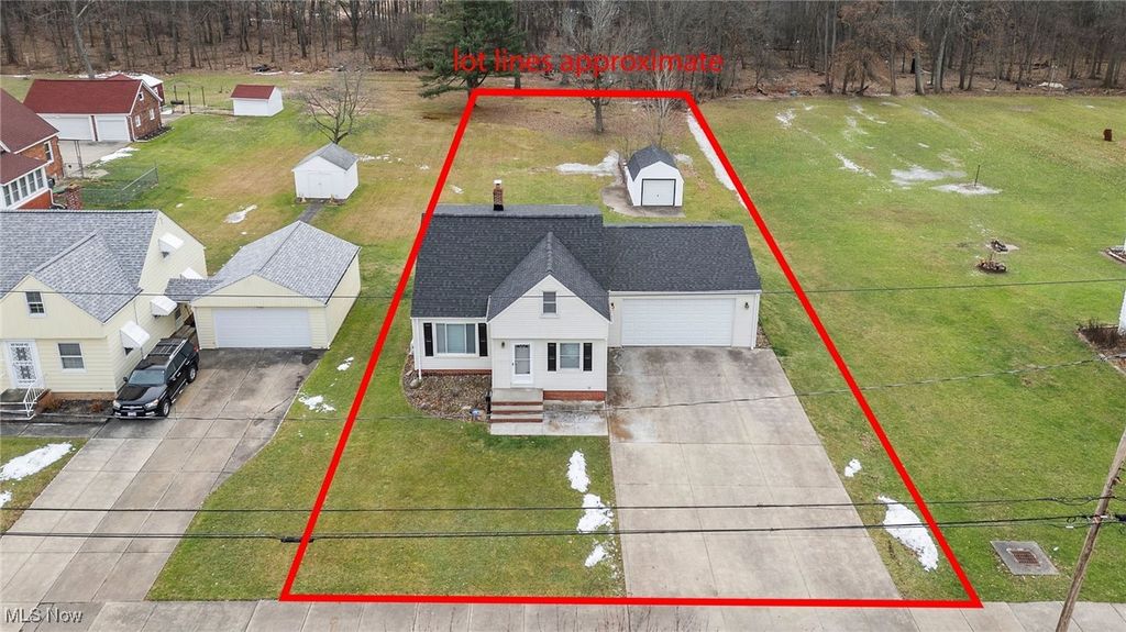 Photo of 15700 Woodbrook Avenue, Maple Heights, OH 44137 (MLS # 5177241)