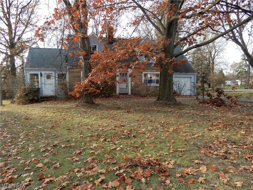 Bungalow with a first-floor master and full bath, The upstairs has 2 additional bedrooms with a shared full bath. The home also features a one-car, attached garage, attic space and a walkout basement on a nice lot.  This is a Fannie Mae HomePath property.