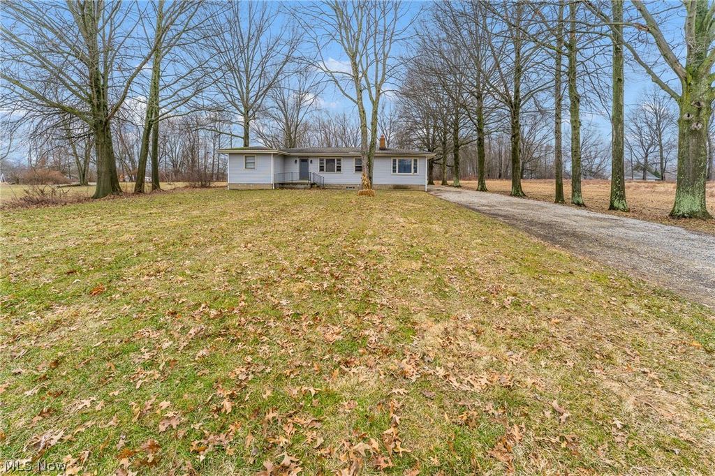 Photo of 944 Mcdonald Avenue, McDonald, OH 44437 (MLS # 5191154)