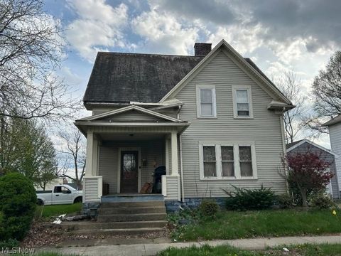 Homes For Sale - 152 North Avenue<br/> New Philadelphia, OH 44663